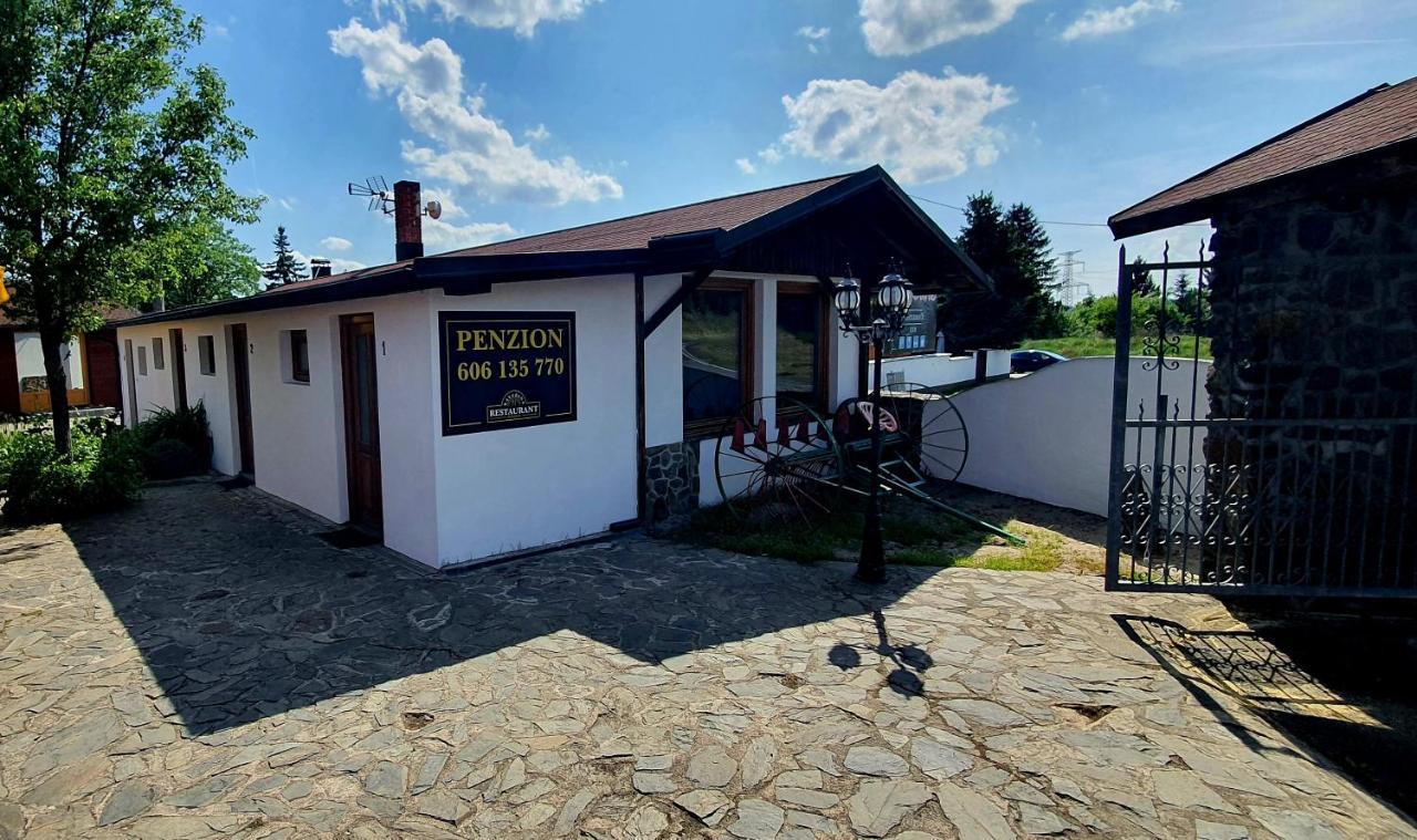 Katerina Restaurant A Penzion Rozvadov Exteriör bild